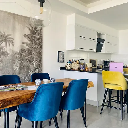 Apartment Premium Home: Bungalow-apartment Mit Rooftop Nahe Golfclub & Agios Georgios (Girne)