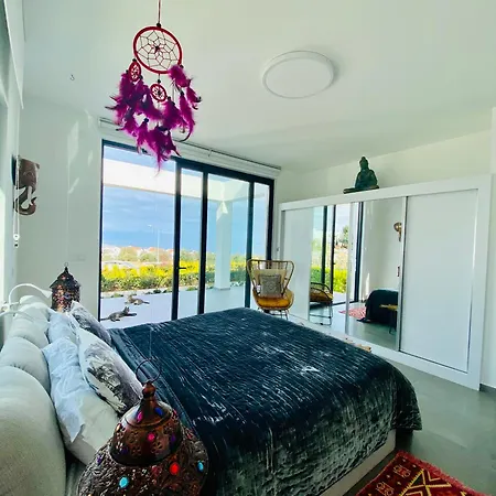 Premium Home: Bungalow-apartment Mit Rooftop Nahe Golfclub & 아파트 Agios Georgios (Girne)