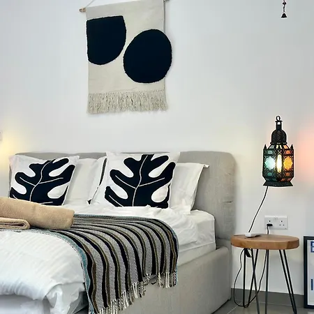 Premium Home: Bungalow-apartment Mit Rooftop Nahe Golfclub & 아파트 *