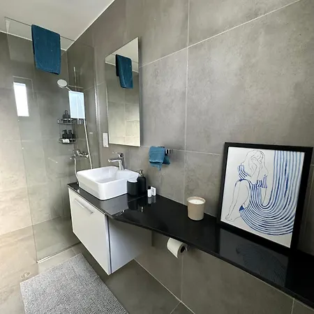 Premium Home: Bungalow-apartment Mit Rooftop Nahe Golfclub & 아파트