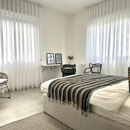 Premium Home: Bungalow-apartment Mit Rooftop Nahe Golfclub & 아파트 Agios Georgios (Girne)